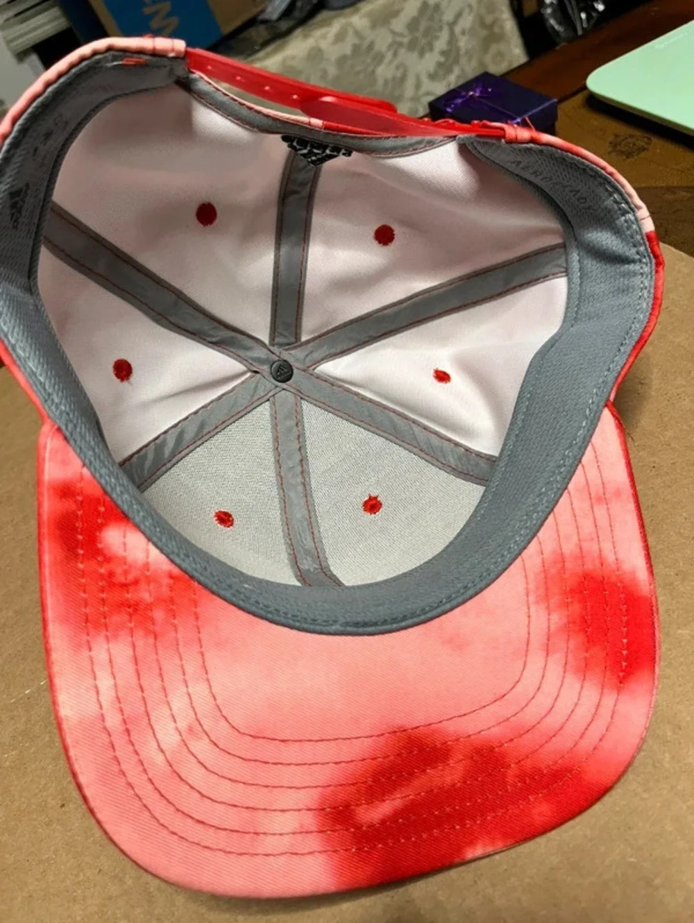 Adidas Aeroready Men’s Training Tie Dye Snapback, Vivid Red Flat Brim Cap NWOT
